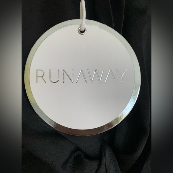 NWT Runaway Australia Dress size 8 AU - Picture 5 of 6